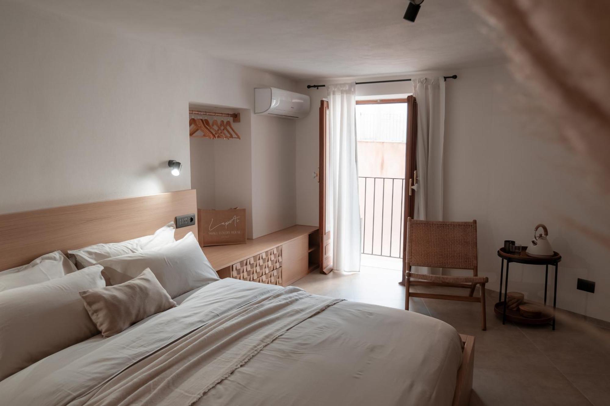 La Peti Small Luxury House *